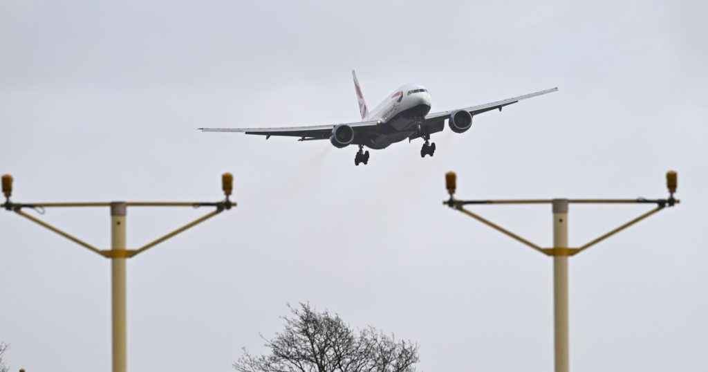 Live broadcast of jets that landed at Heathrow during a storm watched by thousands