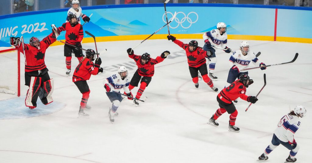 Canada beat USA 3-2 to win gold in women's hockey