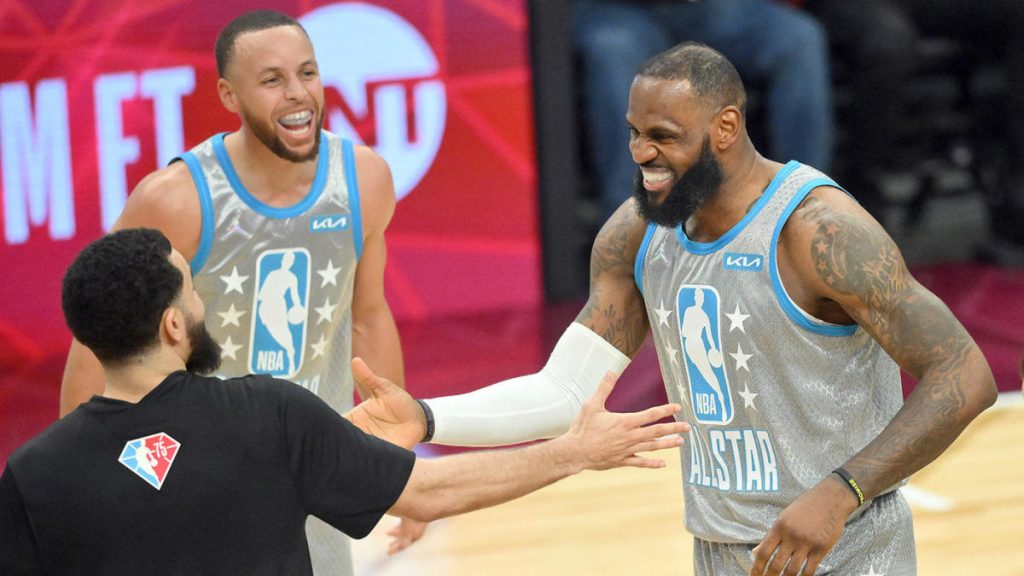 NBA All-Star Game Score Takeaway: Stephen Curry's 3-point blast, LeBron James game winner steal show