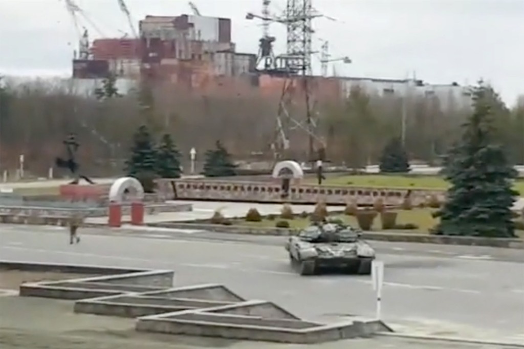 Alleged Russian tanks in front of the main reactor in Chernobyl