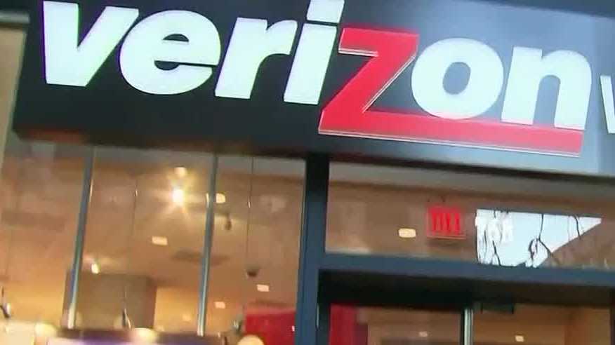 Verizon says a 'fiber issue' has left voice calls out on the West Coast