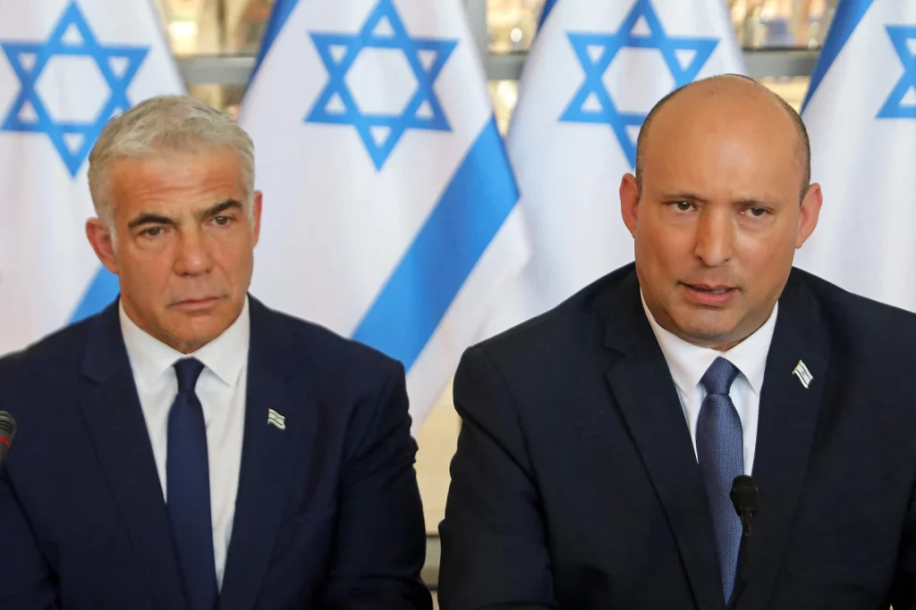 Naftali Bennett dissolves the Israeli government by holding new elections
