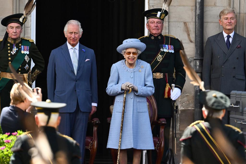 Queen Elizabeth's job duties decline after health concerns