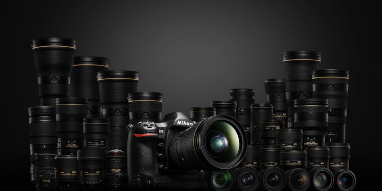 It is reported that Nikon will join Canon in finalizing the development of high-end DSLR cameras