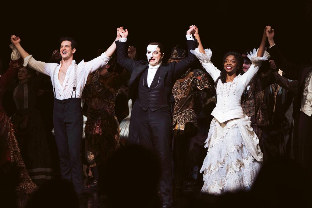 Sales of "Phantom of the Opera" explode after announcing a surprise closing