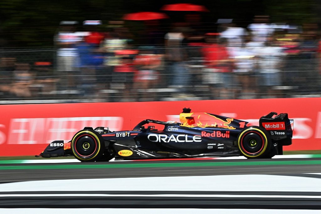 Verstappen leads Leclerc and Perez in final F1 training