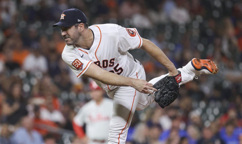 4 October 2022;  Houston, Texas, USA;  Lay-off Houston Astros Justin Verlander (35) hands over the field during the first inning against the Philadelphia Phillies at Minute Maid Park.  Mandatory credit: Troy Taormina-USA TODAY Sports