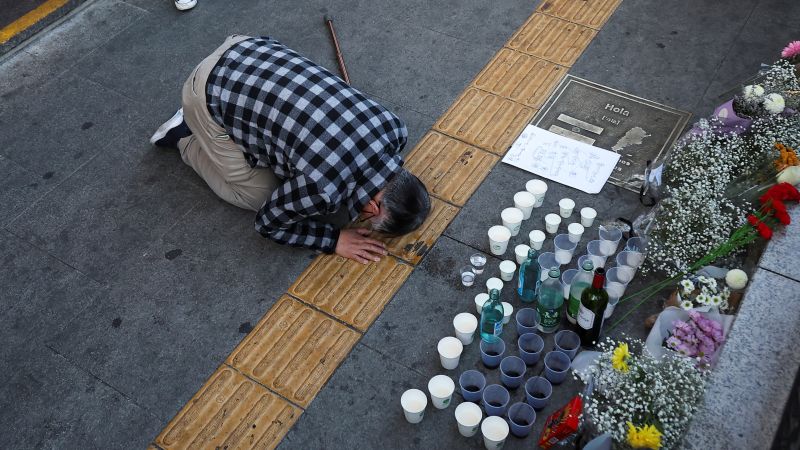 LIVE UPDATES: Crowds increase for Halloween in Seoul