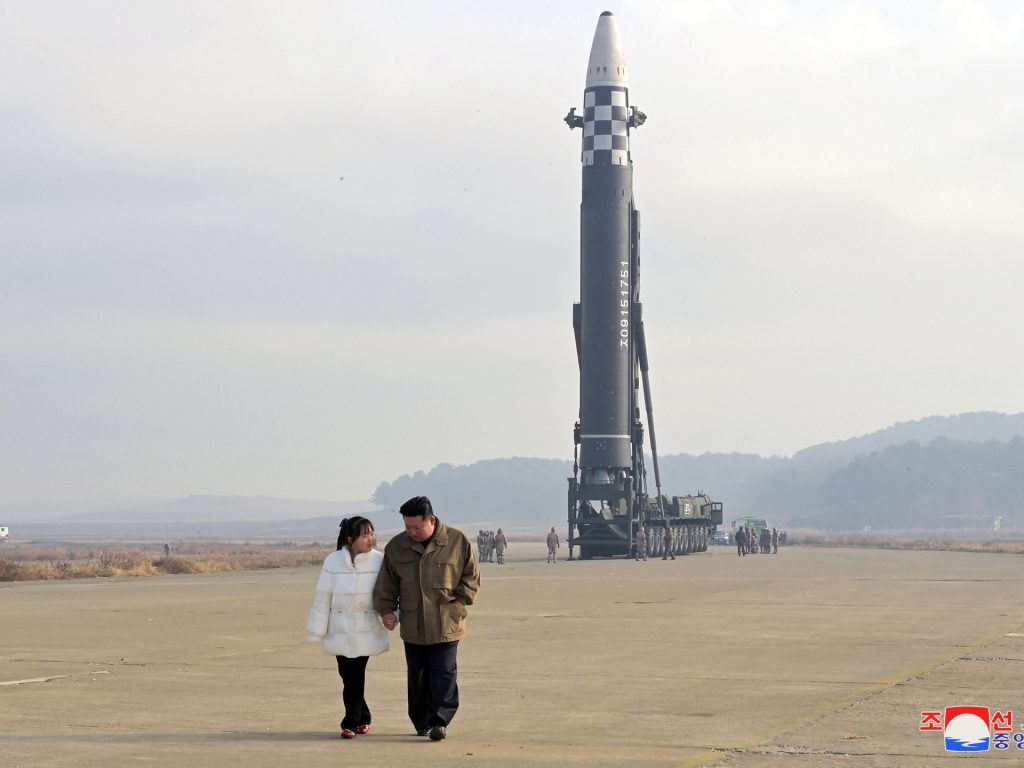 North Korean President Kim Jong Un reveals his daughter at a missile launch |  Nuclear Weapons News