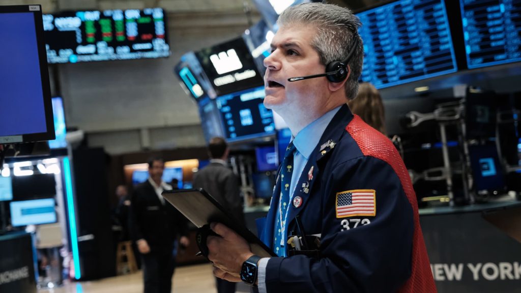 Stock futures rise as Wall Street awaits midterm results